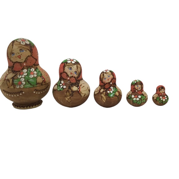 Russian Nesting Dolls 5 Pc Wood Excellent Condition - Picture 2 of 9